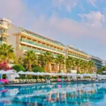 CRYSTAL WATER WORLD HOTEL با آژانس بهاران تصویر شاخص